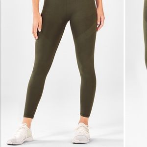 Mid-Rise Seamless Leggings